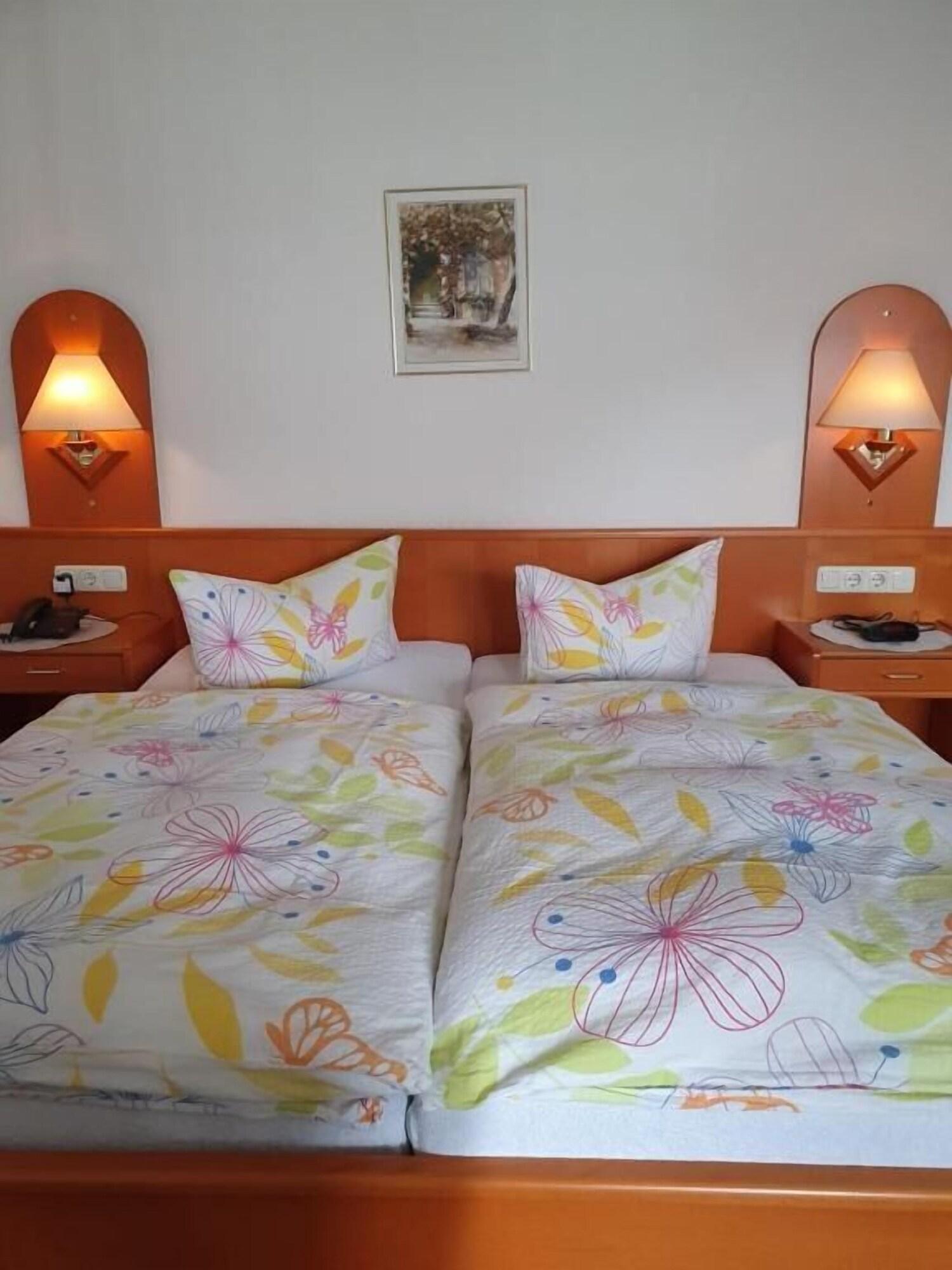 Landgasthof Hotel Sauer Виллинген Экстерьер фото
